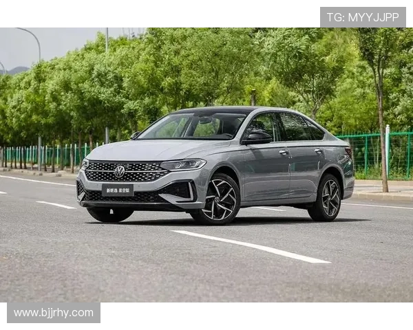 12.09万起，新朗逸上市，推8款车型，保留1.5L动力，有两种外观